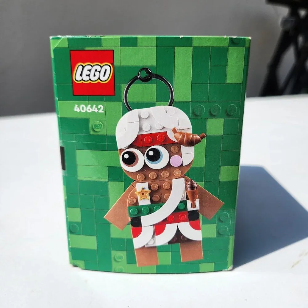 NEW Lego Gingerbread Ornaments Christmas Tree Decor Building Set 40642 Includes